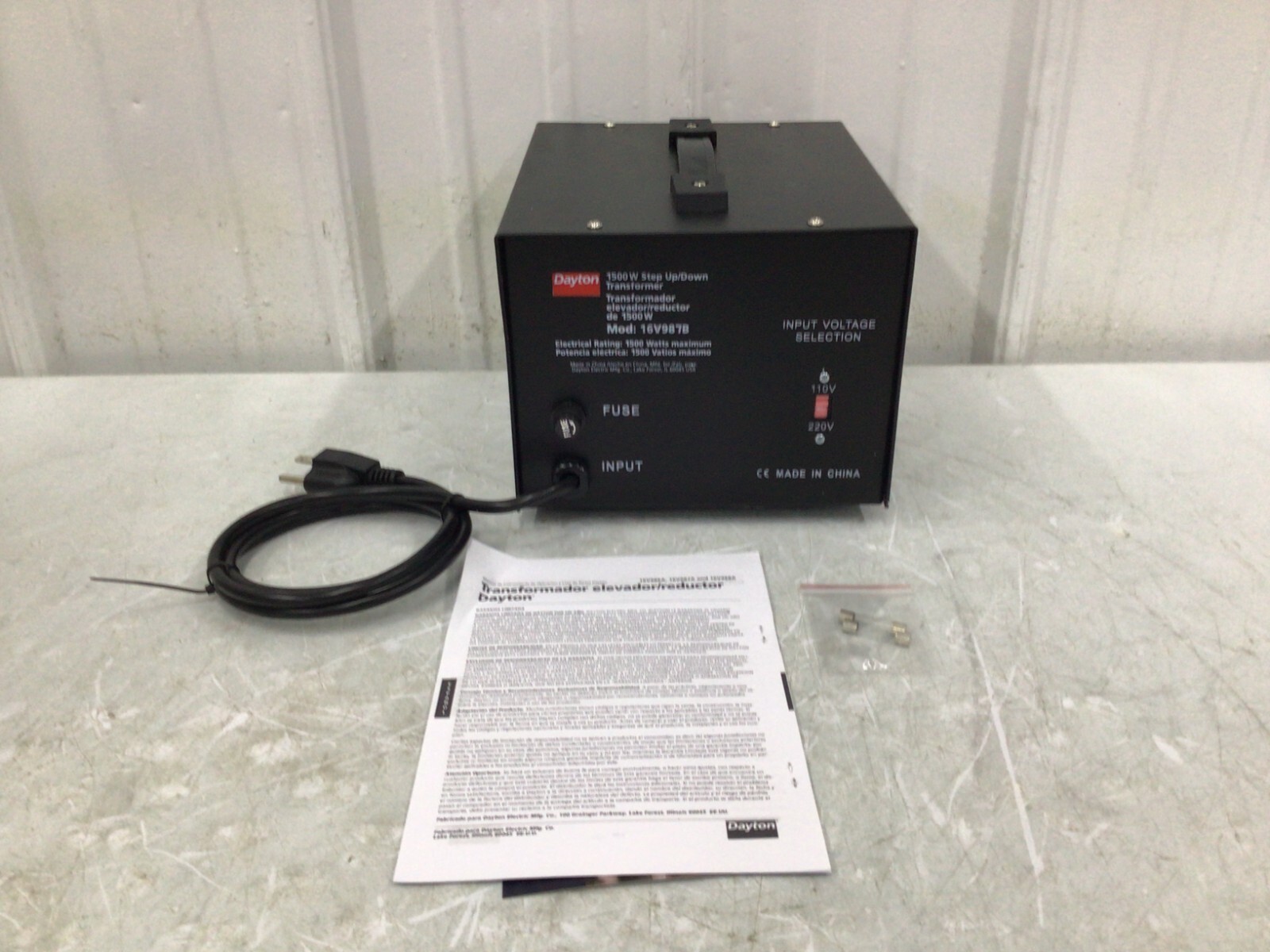 Dayton – 16V987 Step Up/Step Down Voltage Converter, 110V Ac To 220V Ac, 220V Ac