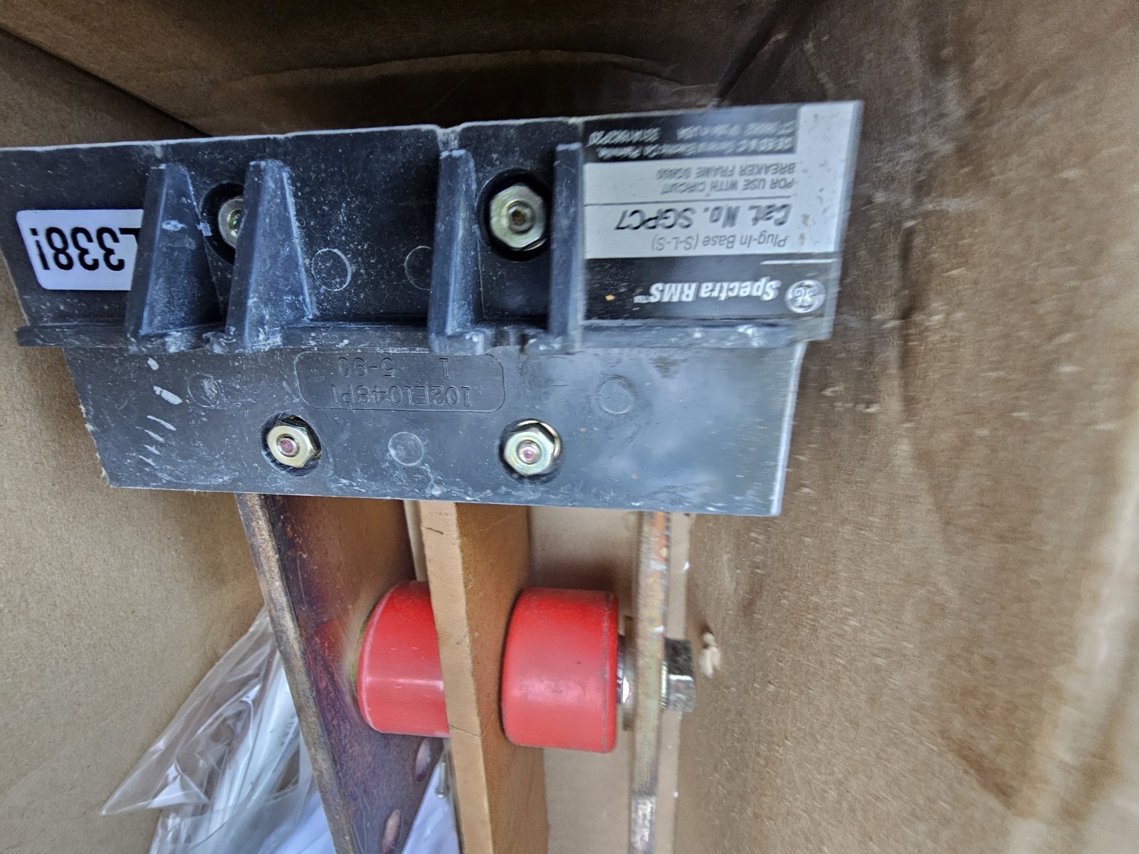GE SGPC7 Spectra RMS Plug-In Mounting Base for SG600 600A Breakers 600 Amp SLS