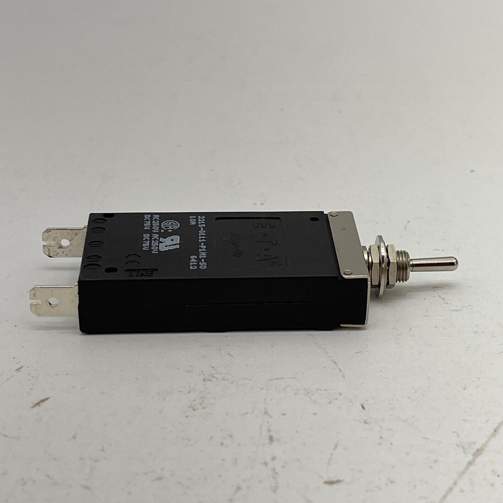 E-T-A 2215-G111-P1M1-S0 10A 1Pole Circuit Breaker Toggle Switch 10A 250VAC 75VDC
