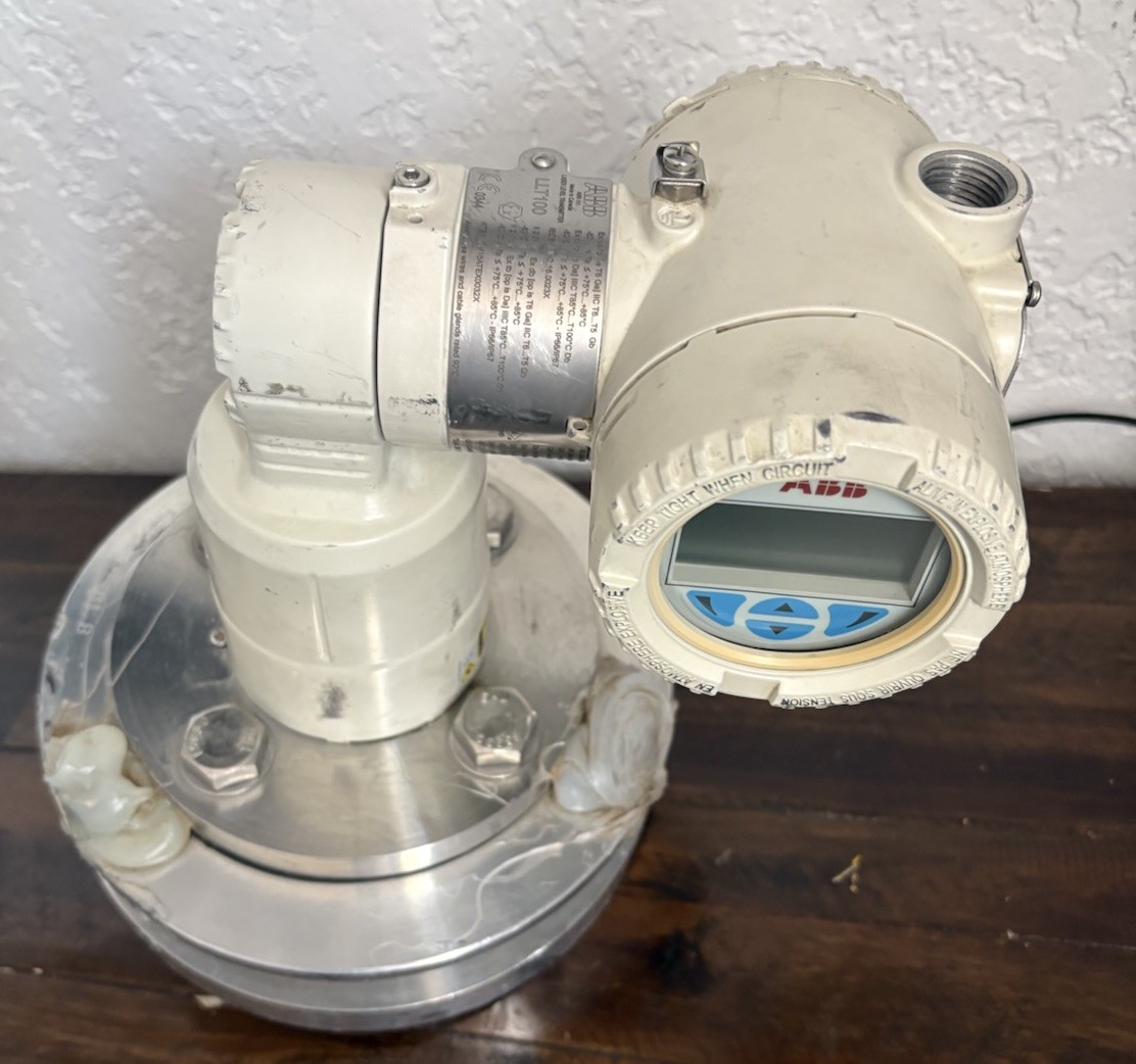 New! ABB LLT100-AIBH10L5 Laser Level Transmitter 4-20 mA HART HALAR Coated