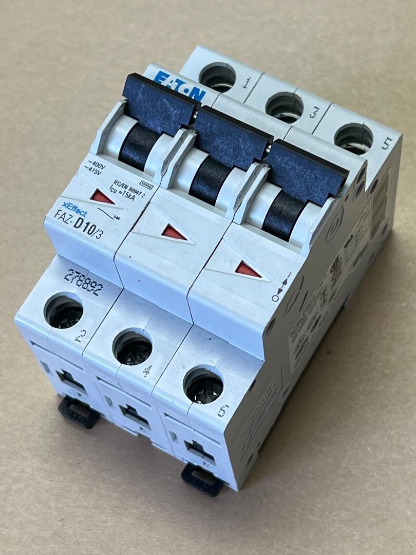 EATON CIRCUIT BREAKER FAZ-D10/3 XEFFECT IEC/EN 60947-2 CAT. A