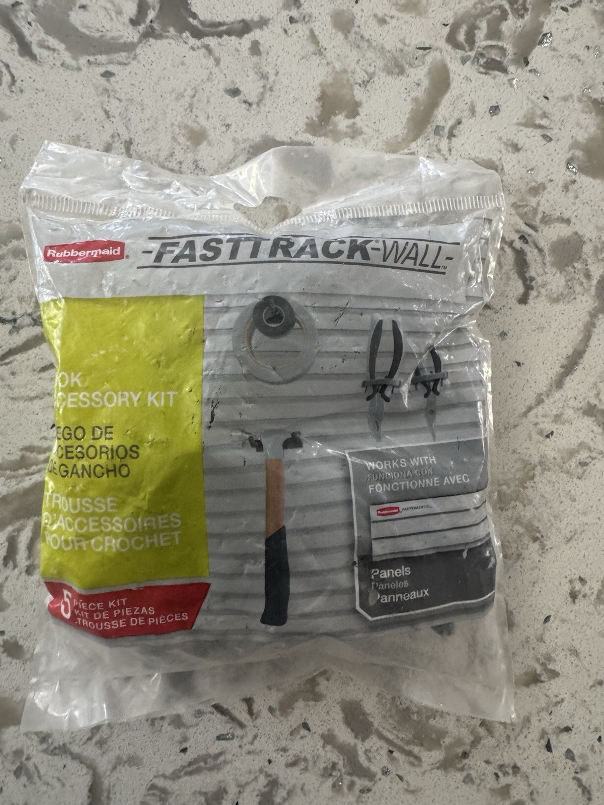 New In Package Rubbermaid FastTrack Garage Accessory Hook 5 Piece Kit Nip