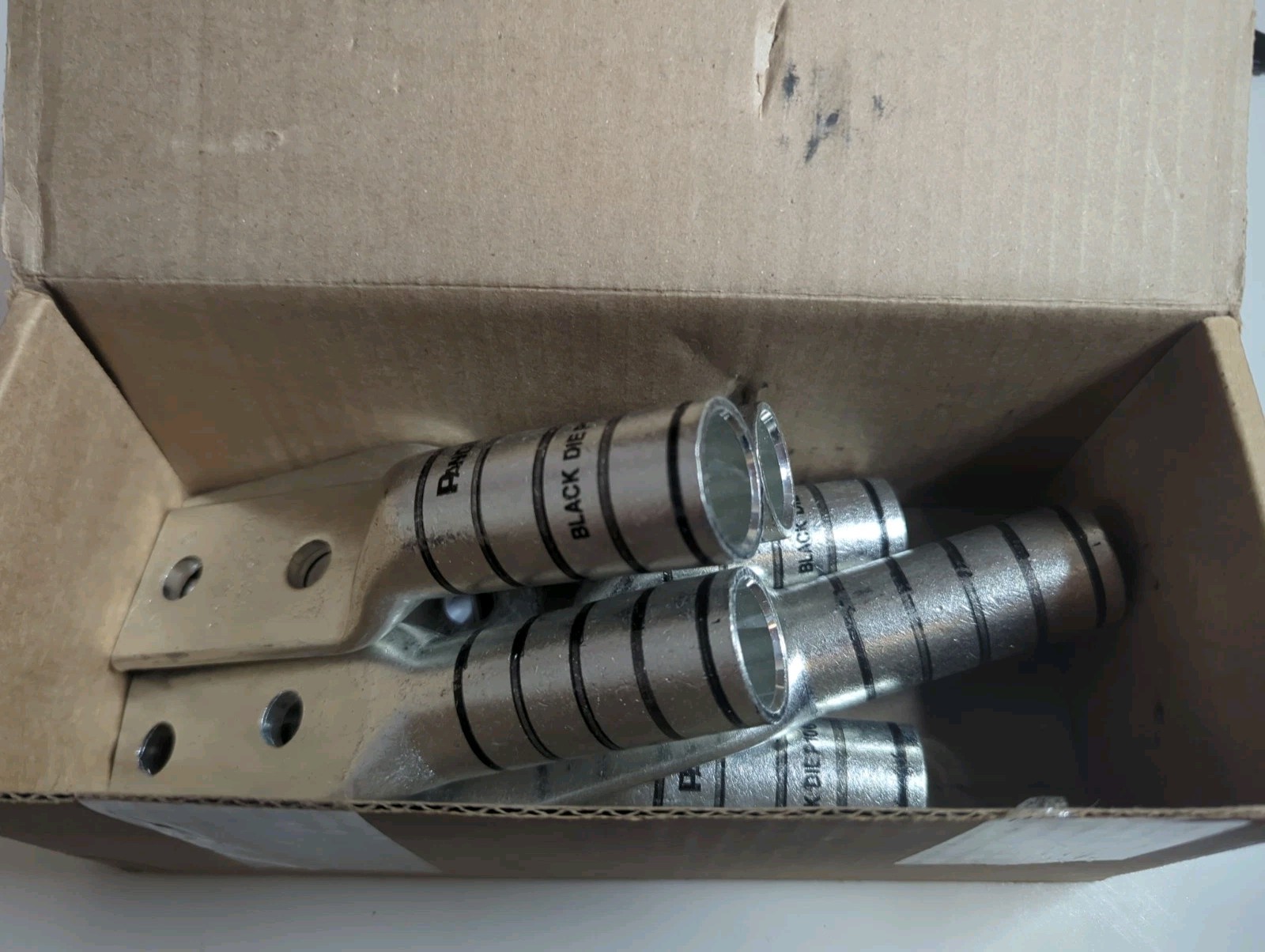 NEW Panduit LCC750-12-6 Copper Compression Lug 750 kcmil 2-Hole Long Barrel Qty6