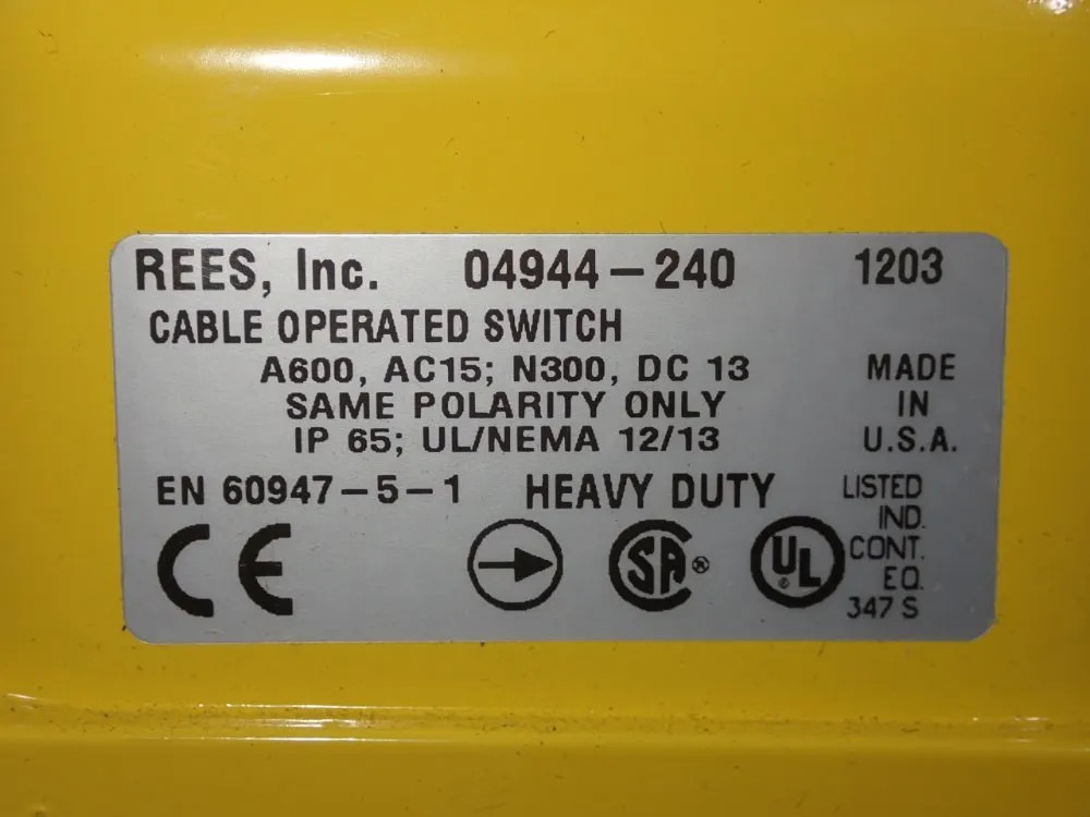 REES 04944-240 CABLE OPERATED SWITCH 08250561230