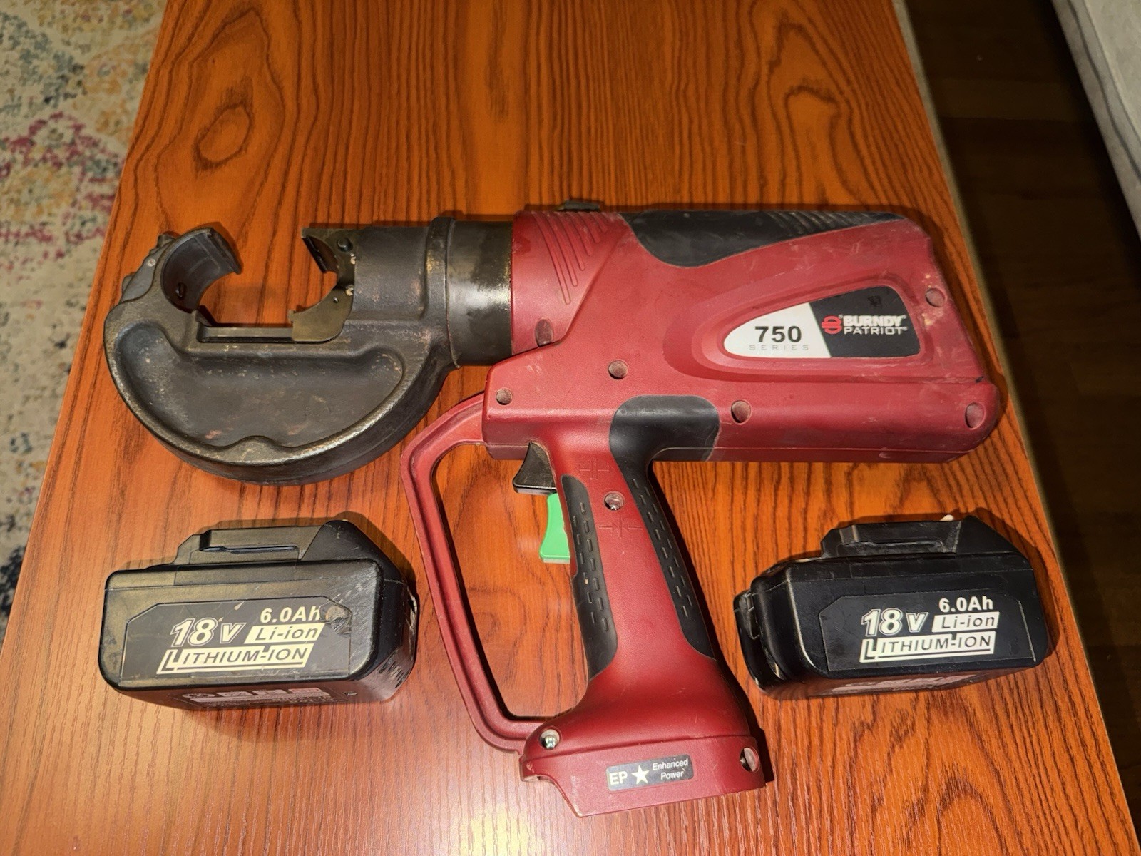 Burndy Patriot 750 Series Hydraulic Crimper Tool PAT750LI w/2 Batt and Charger