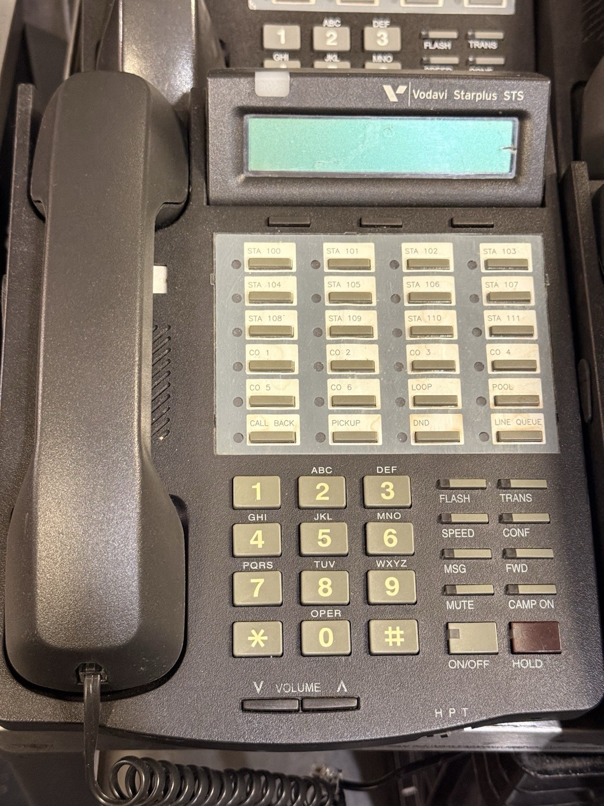 Lot of 6 Vertical Vodavi Starplus STS 3515-71 24-Button Digital Phones + Manual