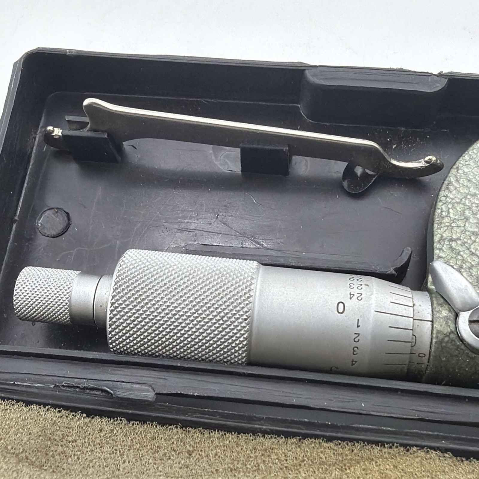 Mitutoyo 103-260 Series 103 Outside Micrometer, 0 to 1″, 0.0001″