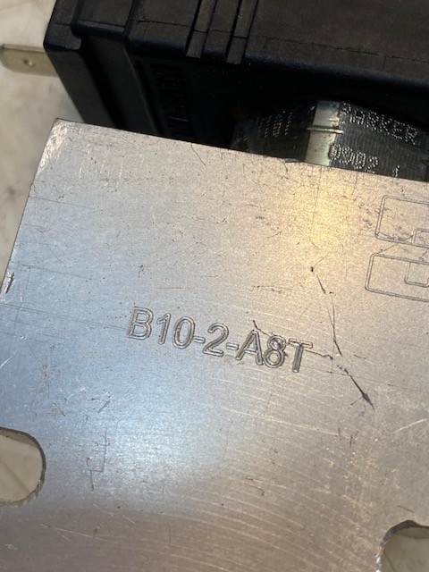 Parker B10-2-A8T Hydraulic Cartridge Valve Base & Solenoid Coil SIOLD 12VDC 20W
