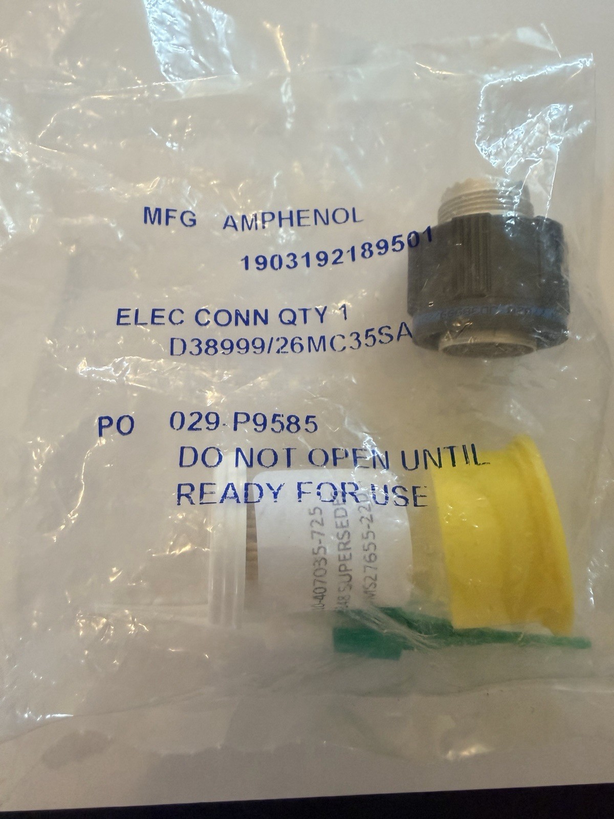 AMPHENOL D38999/26MC35SA / D3899926MC35SA (NEW IN BOX)