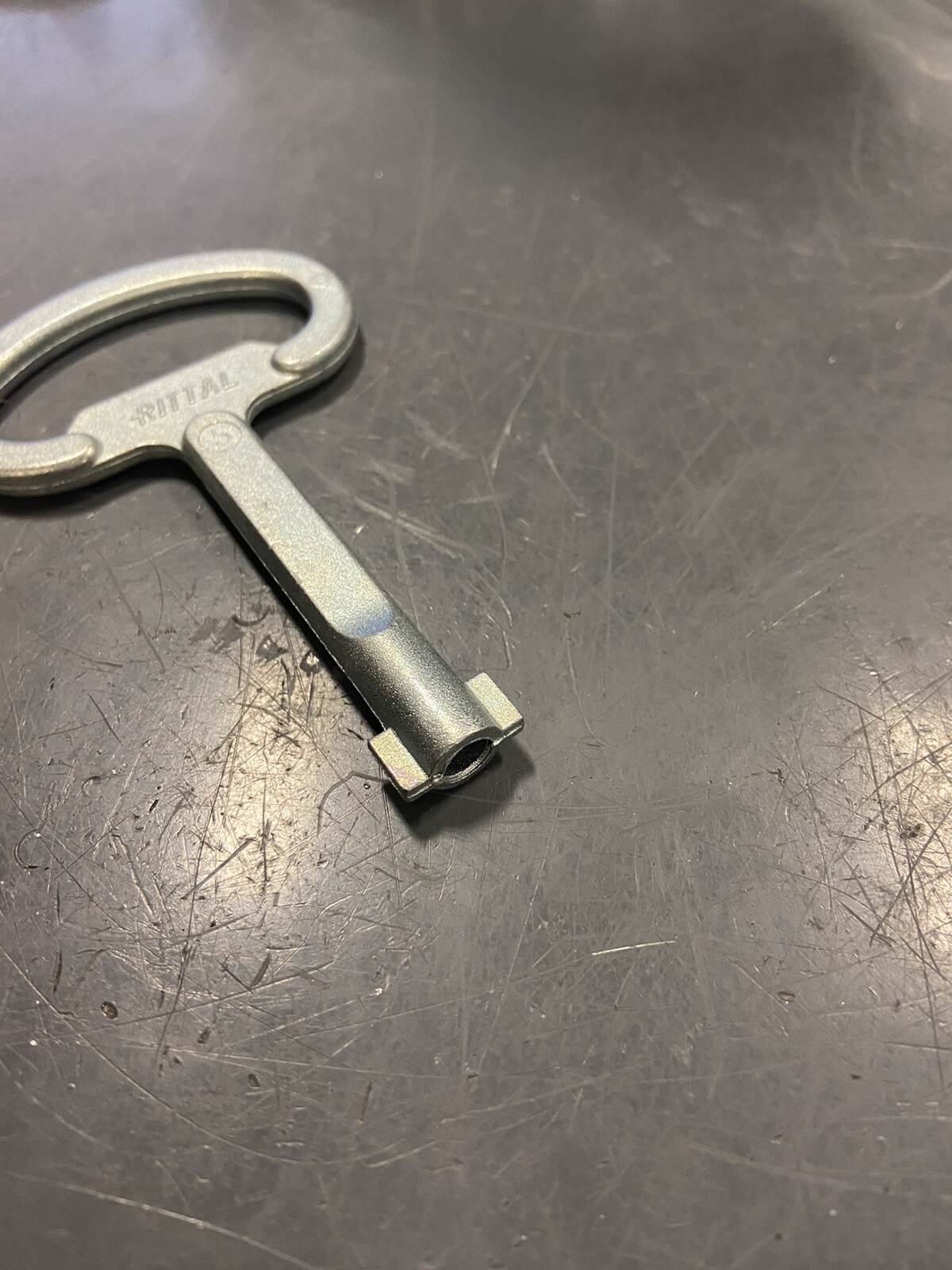 RITTAL SZ2531.000 enclosure key.