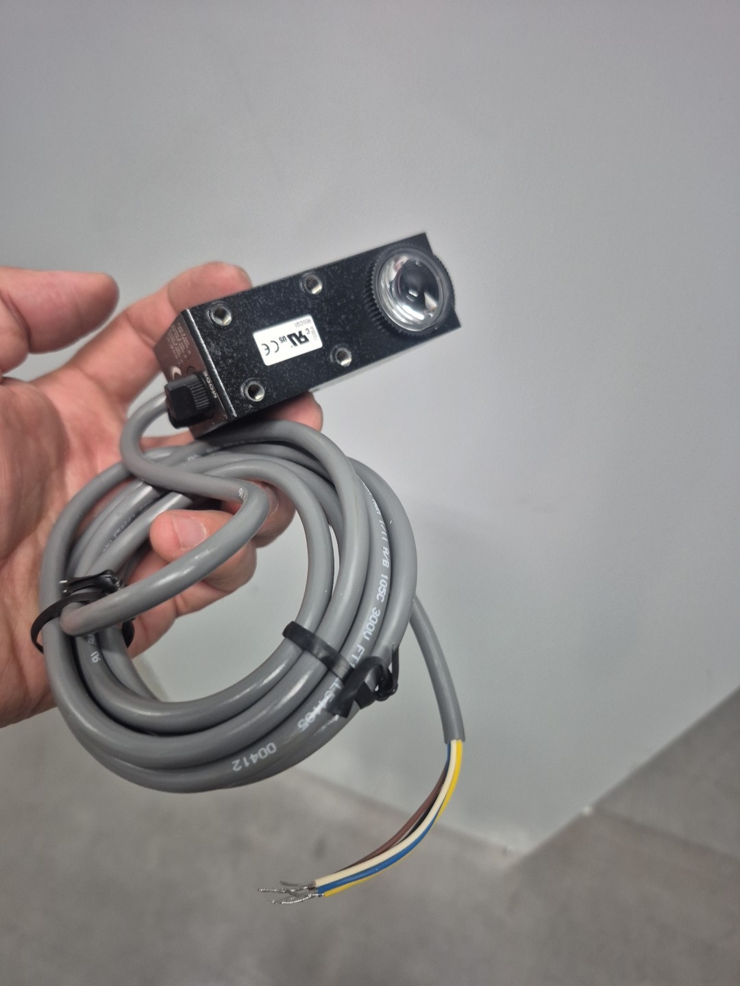 NEW BANNER R55CG1 R55 GREEN COLOR MARK CONVERGENT 10MM 10-30VDC 6.5″CABLE