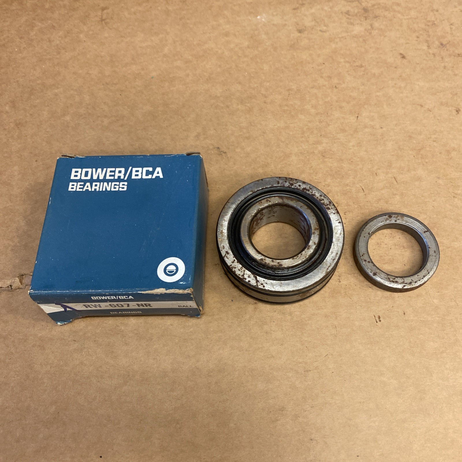NOS Bower/BCA RW-607-NR Rear Wheel Driver Side Bearing 58-64 Cars Tap Desc