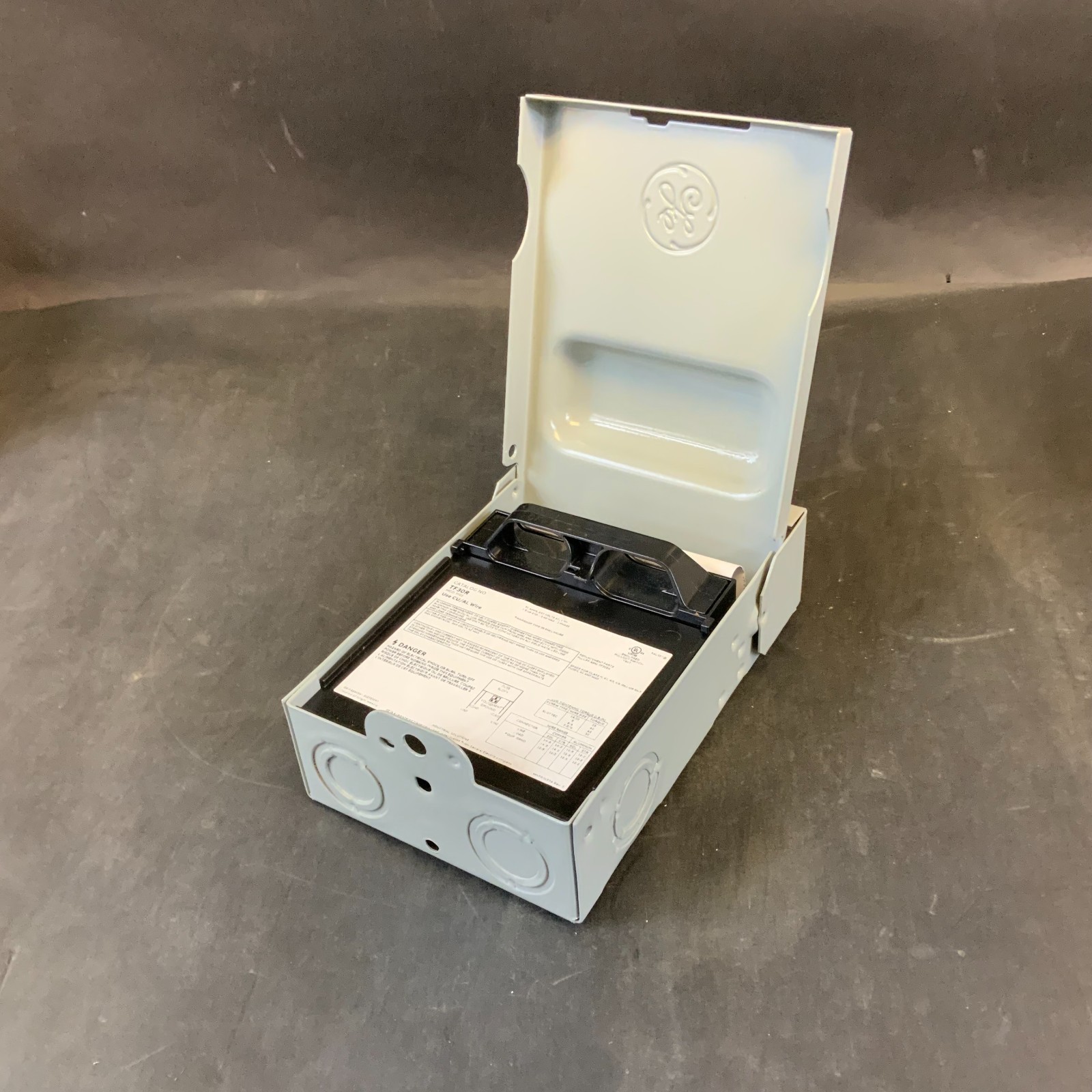 GE TF30RCP AIR CONDITIONER DISCONNECT – NEW ($15 OBO)