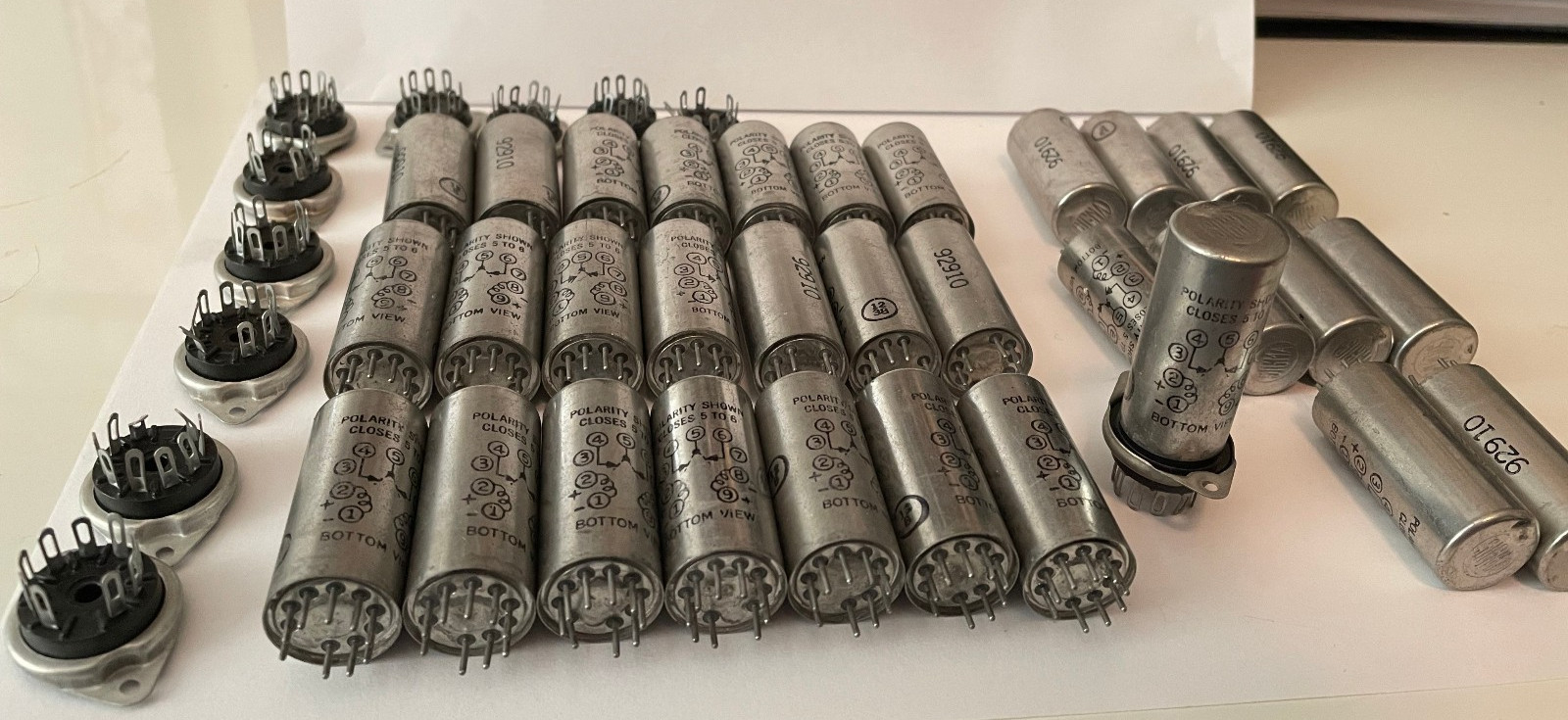 Huge Lot of 32 Vintage SIGMA Instruments Relay 9 pin 92910 Cylinder & Sockets