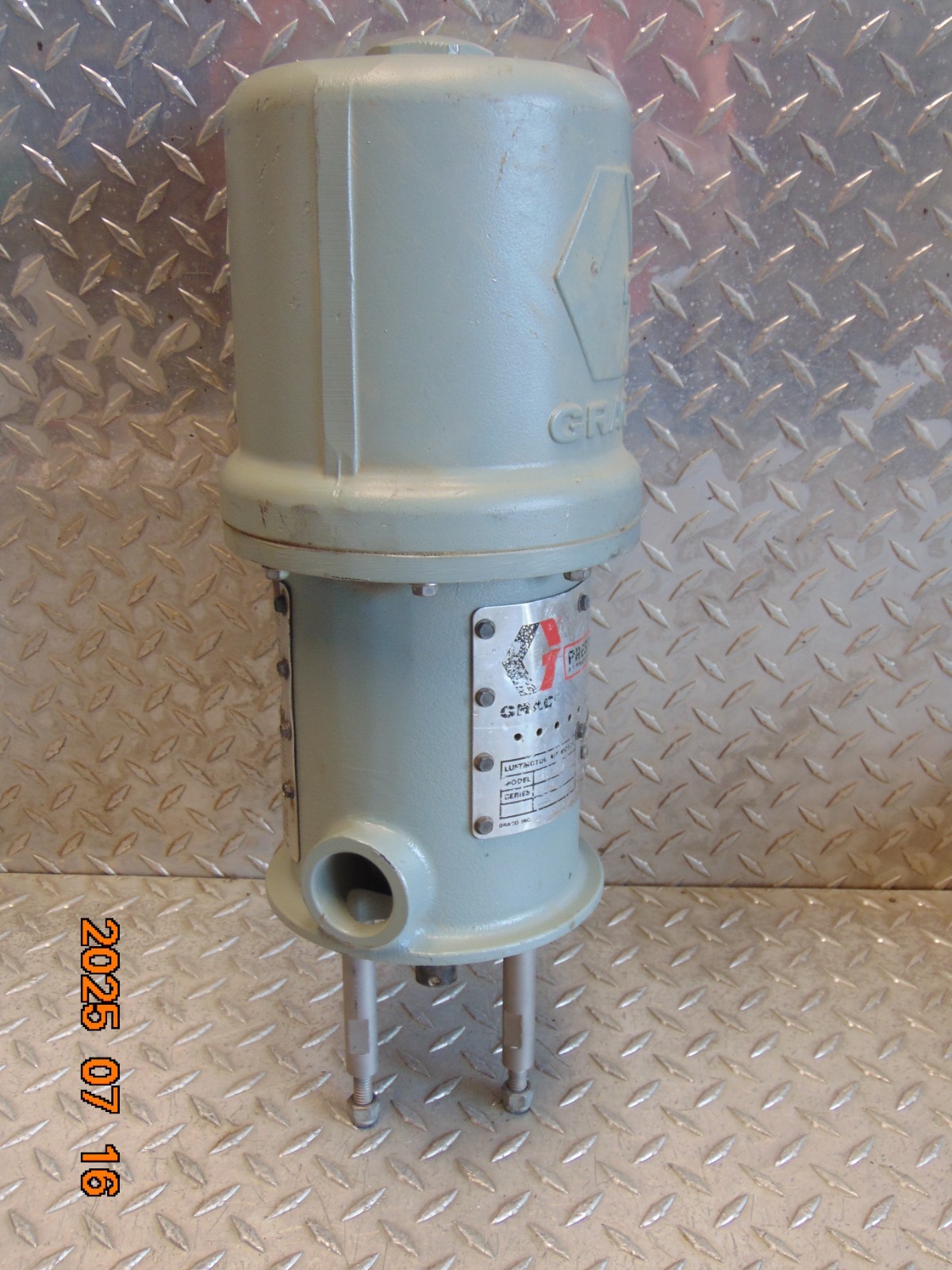 GRACO 207-352 PRESIDENT AIR POWERED PUMP