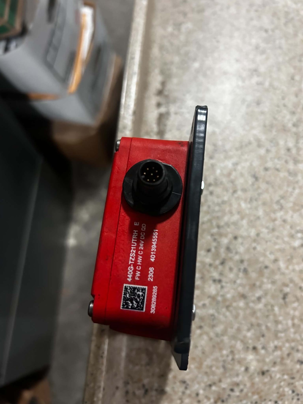 Allen-Bradley Guardmaster TLS1-GD2 safety interlock switch