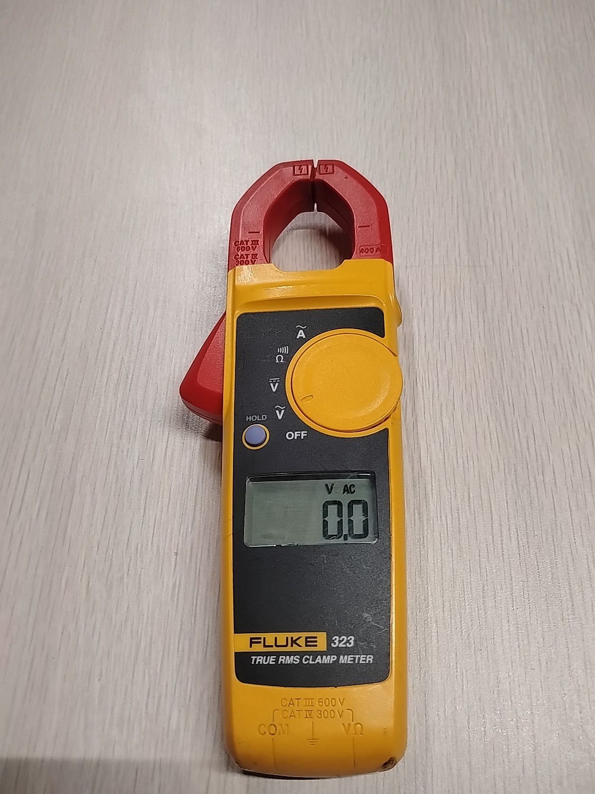 FLUKE 323 TRUE RMS CLAMP METER