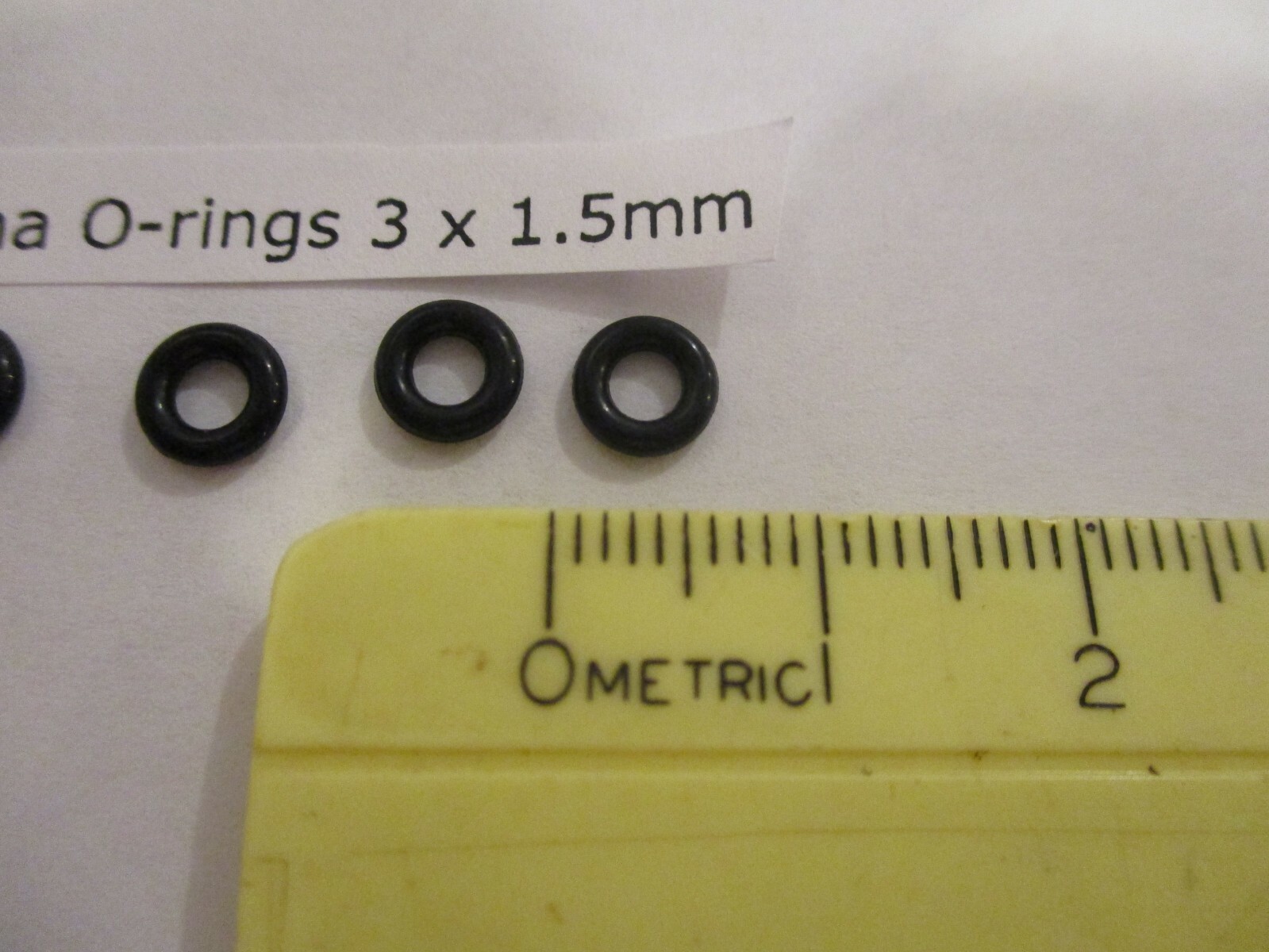 3mm ID x 6mm OD x 1.5mm thick O-ring. Buna-70. Quan 5..