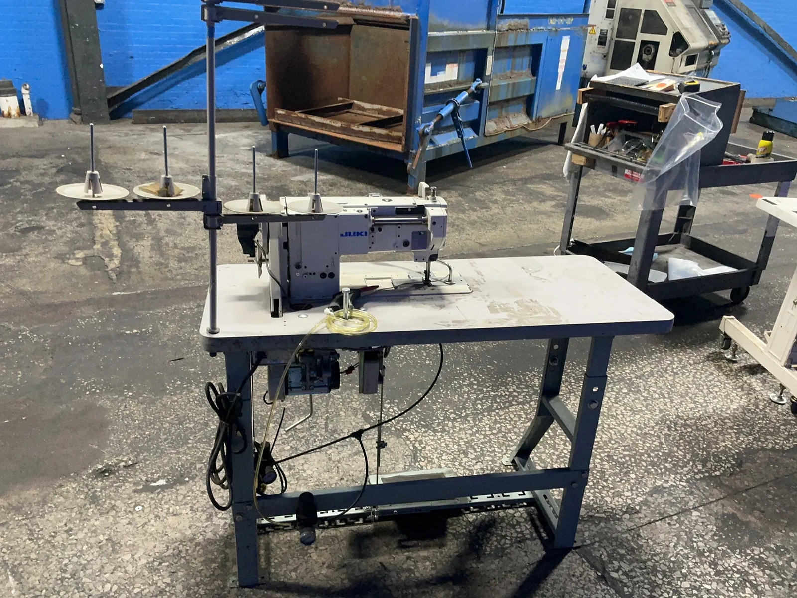 JUKI SEWING MACHINE LU-1560N