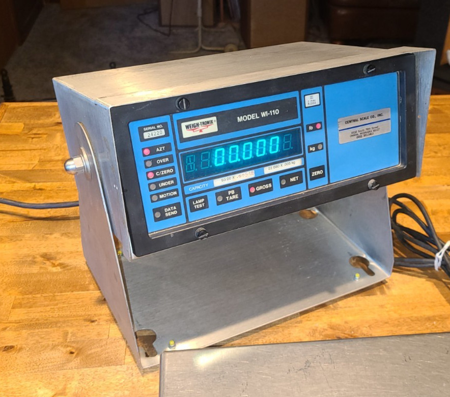 Weigh-Tronix WI-110 Commercial Industrial Scale Monitor with BS-1414-A Platform