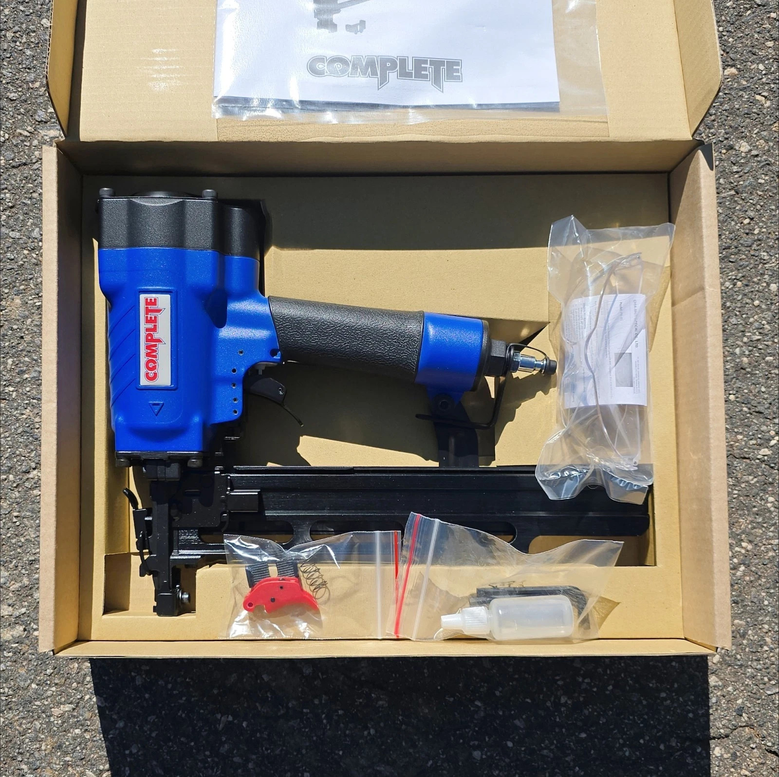 Complete C-1650S 16 Ga 7/16″ Medium Crown Stapler N Series – BRAND NEW IN BOX.