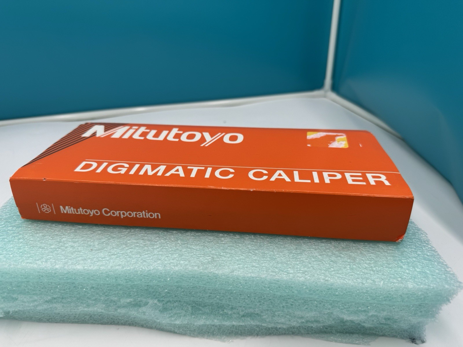 Mint MITUTOYO DIGIMATIC 6″ DIGITAL CALPIERS .0005″ GRADS #500-196-30 + CASE