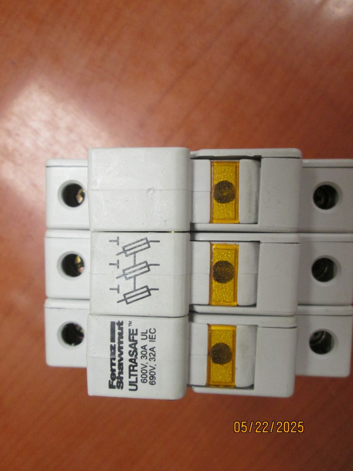 FERRAZ SHAWMUT ULTRASAFE 3 POLE FUSE HOLDER USM31 Y219073(SHELF D3)