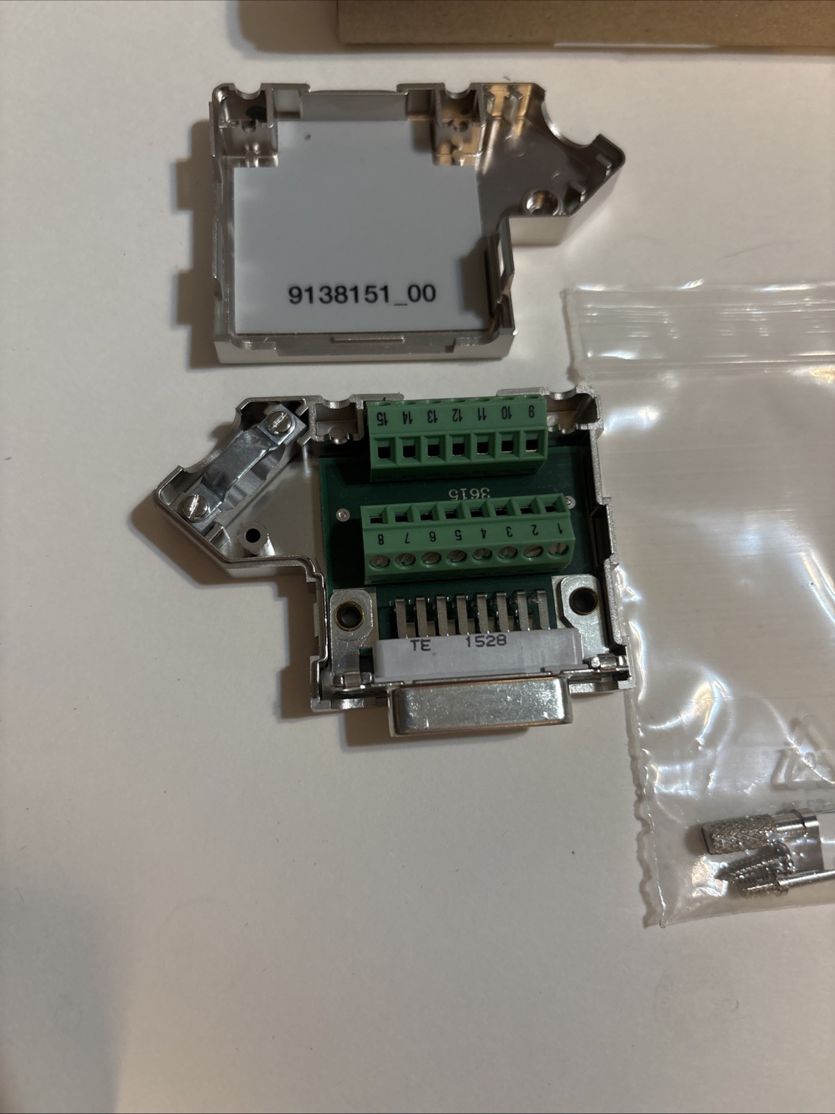 Phoenix Contact D-SUB Bus Connector SUBCON 15/F-SH 2761596 SUBCON 15 No Manual