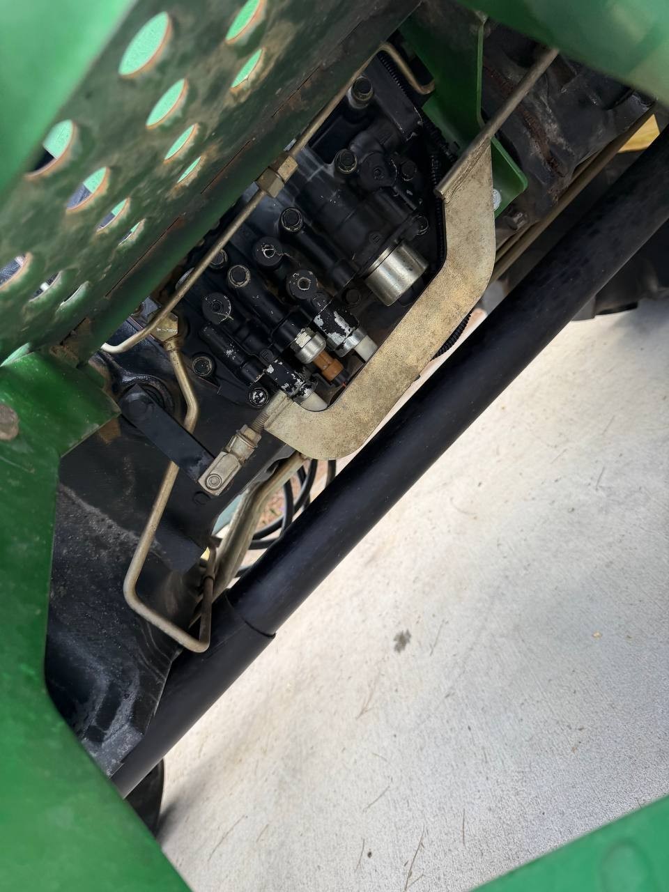 John Deere 5325 Tractor Diesel 4×4 Loader PTO Clean Runs Strong 2008