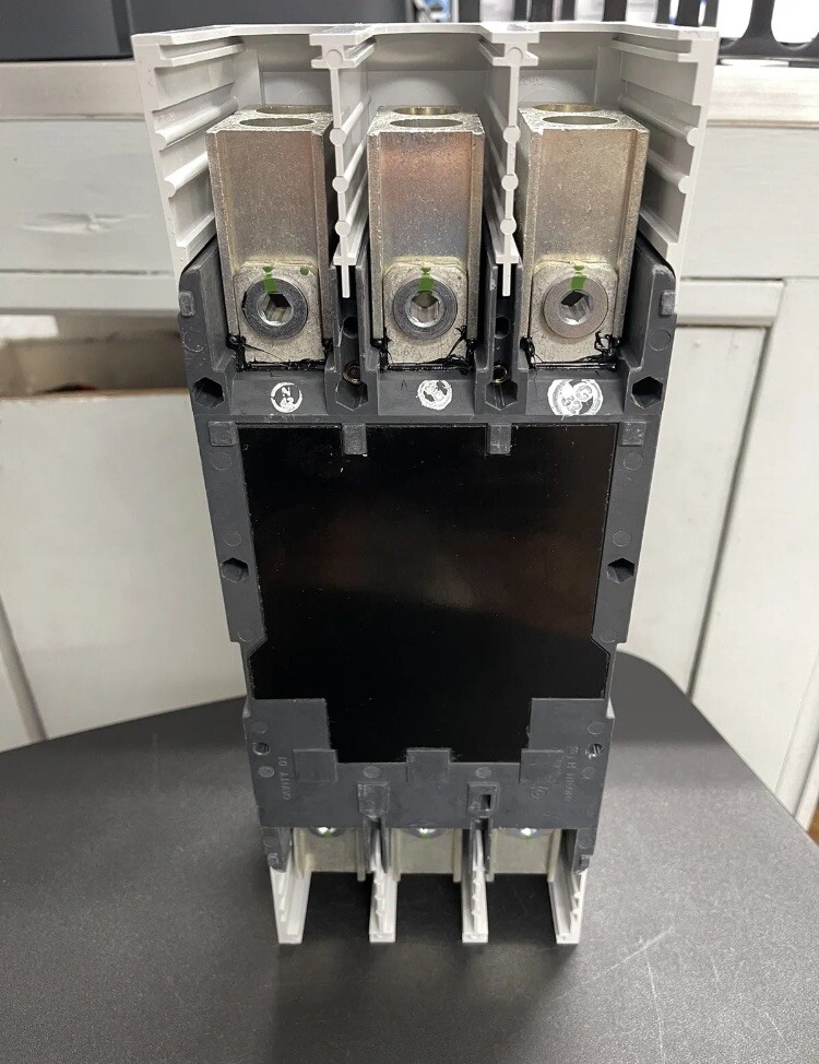 NEW PDG33M0600TFAJ EATON 3p 600v 600a 65k Cutler Hammer Circuit Breaker