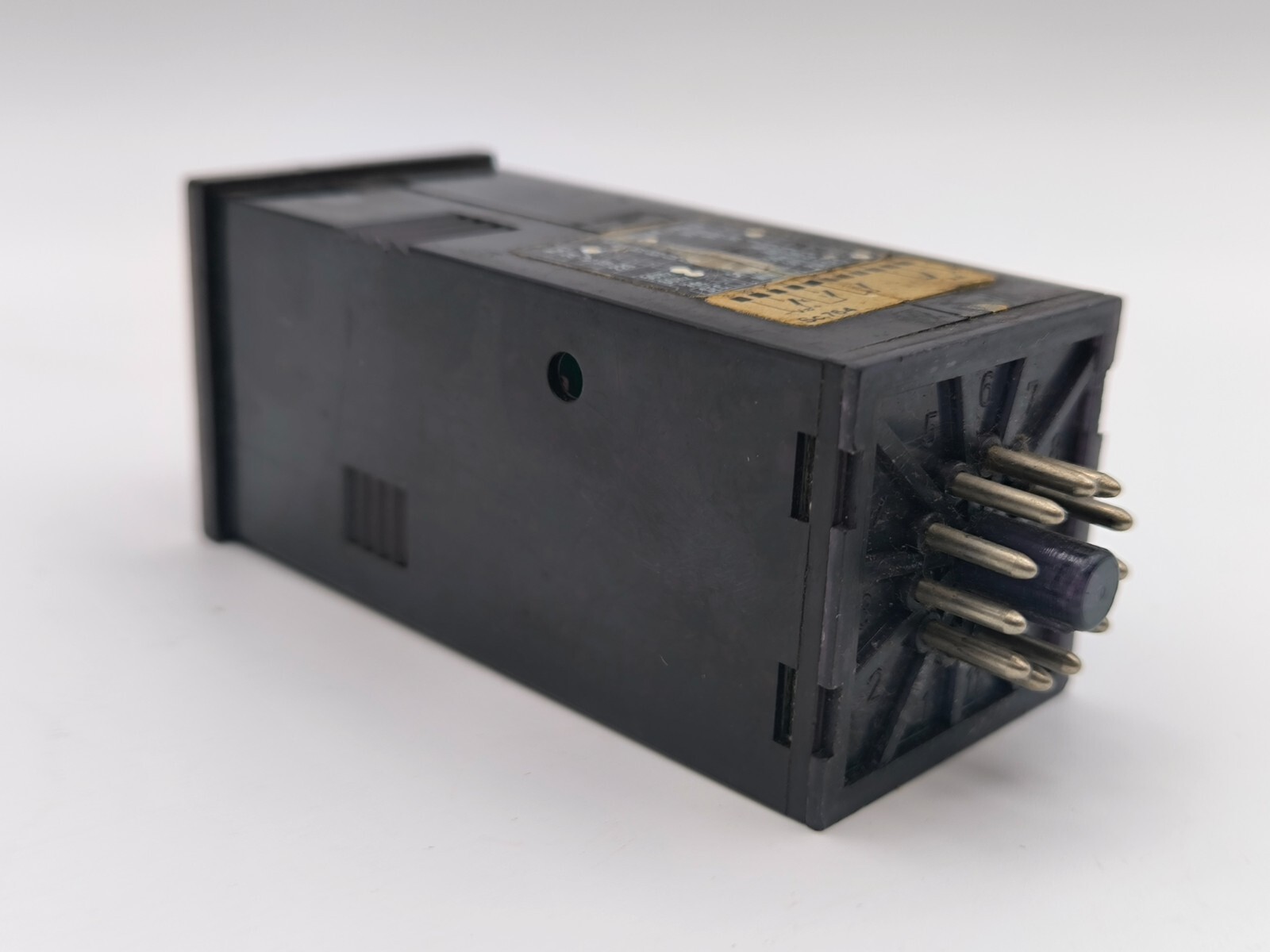 Treviglio TP704 2-Digit Display Electronic Counter Black Plug-in Mount 11-Pin