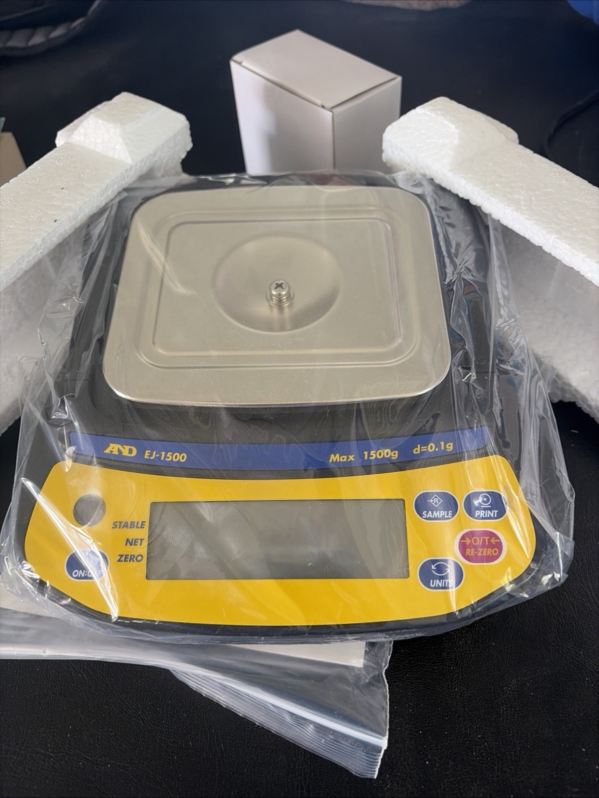 A&D EJ-1500 Top Loading Digital Balance Scale 1500g x 0.1g Physical Lab