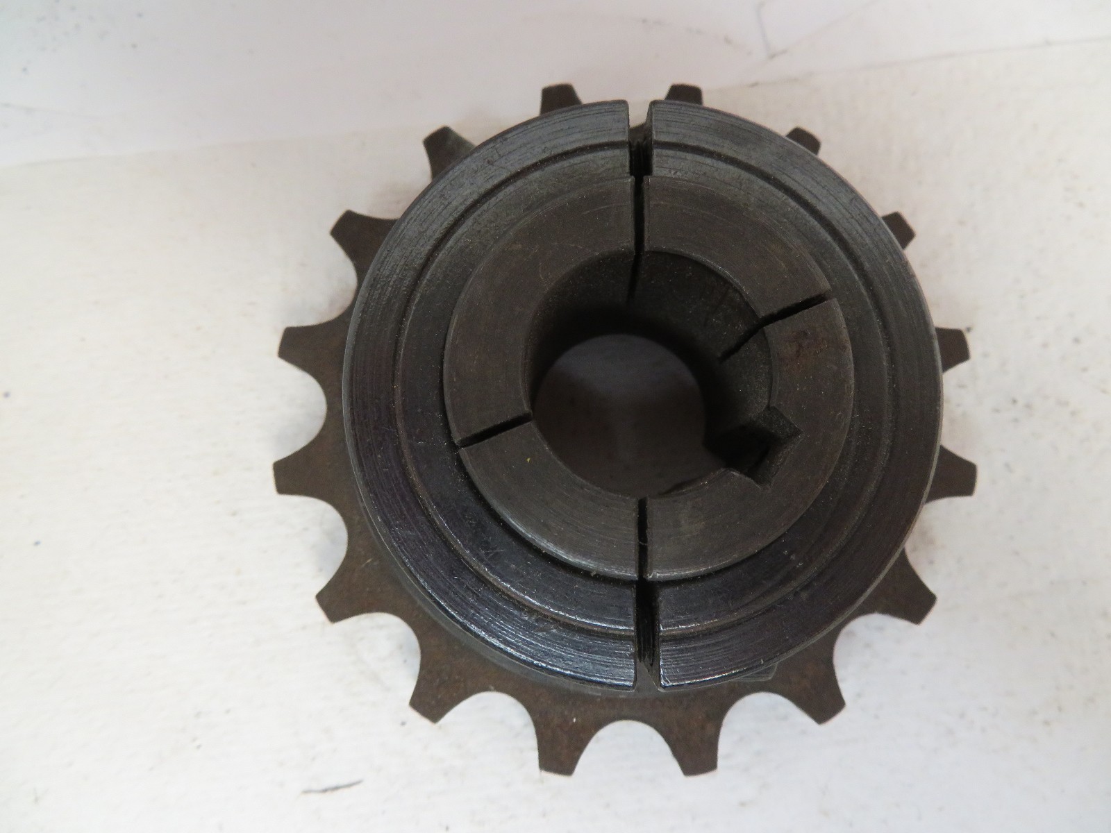 NEW NO NAME 5016 7/8″ BORE CHAIN COUPLING WITH CONCENTRIC LOCK
