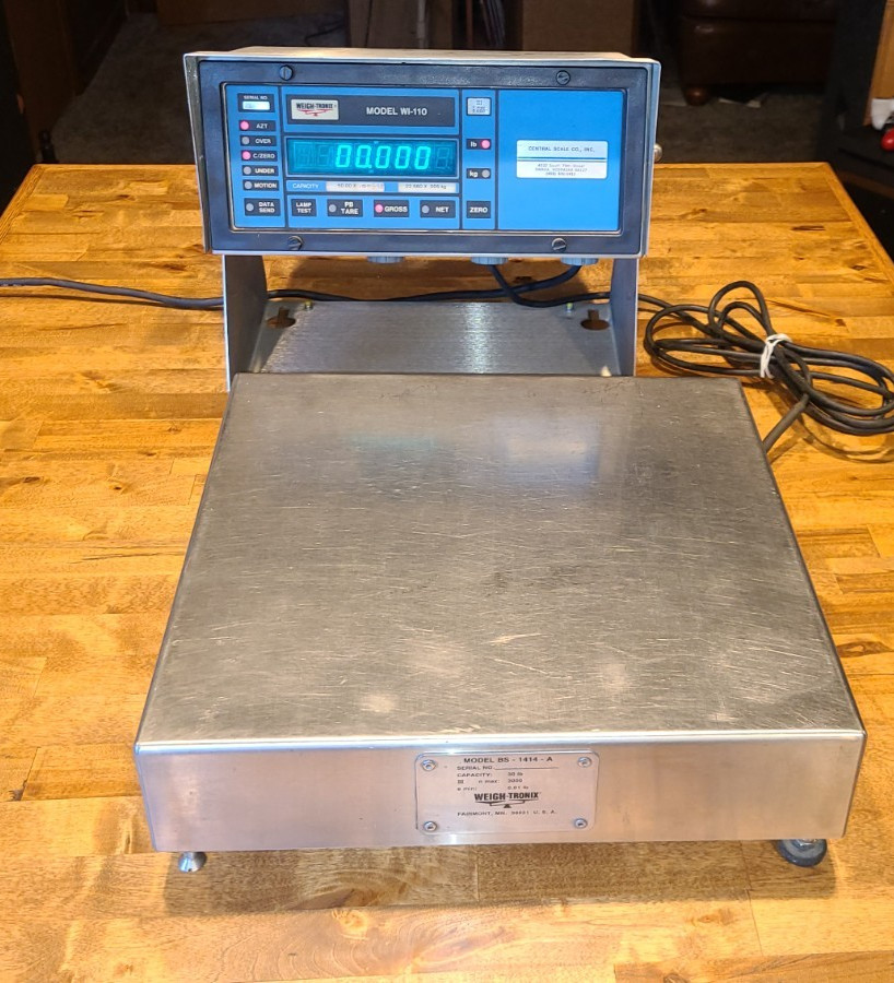 Weigh-Tronix WI-110 Commercial Industrial Scale Monitor with BS-1414-A Platform