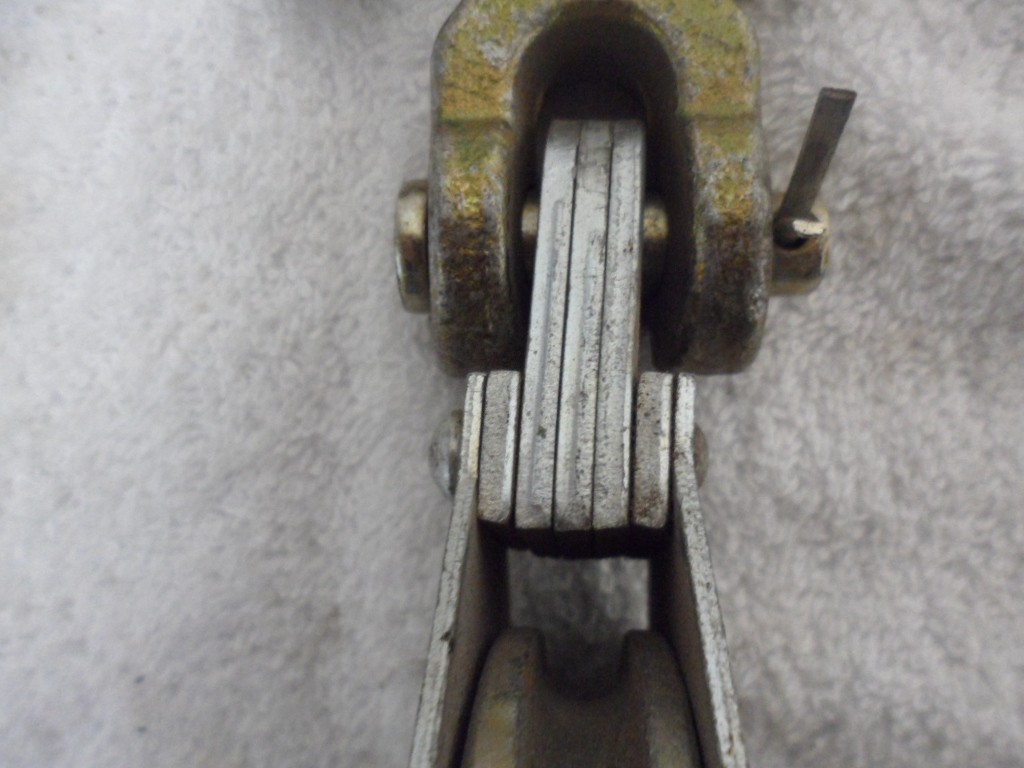 Deuer DB-30G Gable Block, Fixed Eye, 5/16 in Rope, 650 lb Working Load,3/8″ Hook