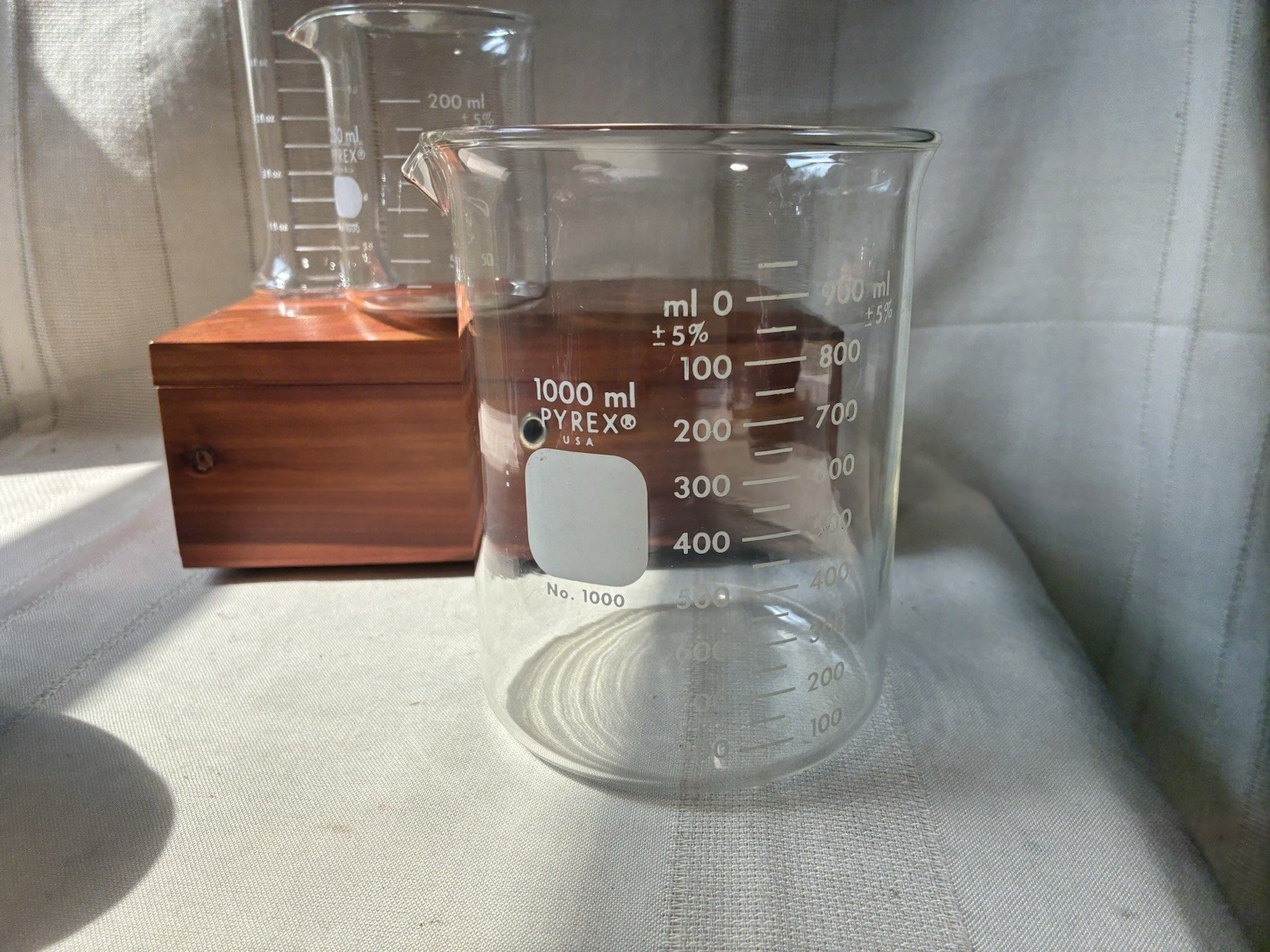 Lot Of 3 Glass Beakers, Scientific Laboratory Equipment 250 ml & 1000 ml Pyrex