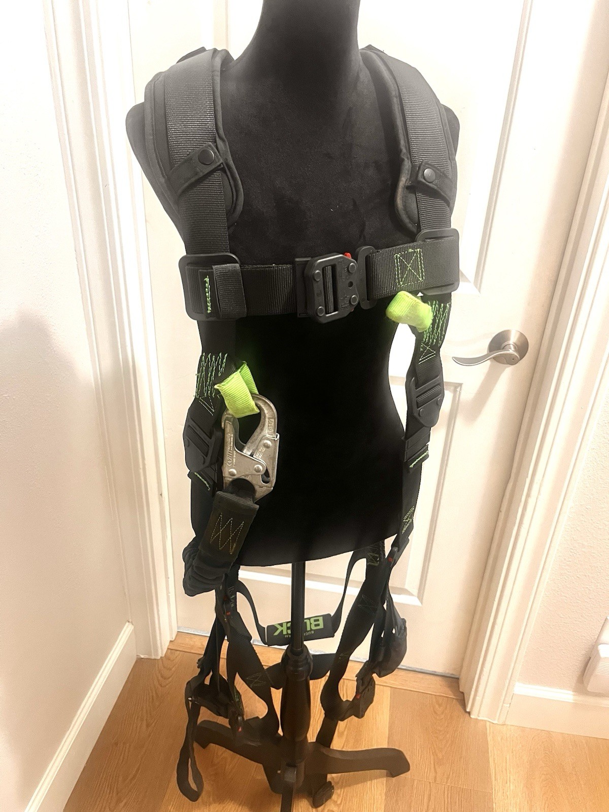 Buckingham Buck Safety Fall Harness w/Leg Straps Energy Absorbing Buckyard 2022