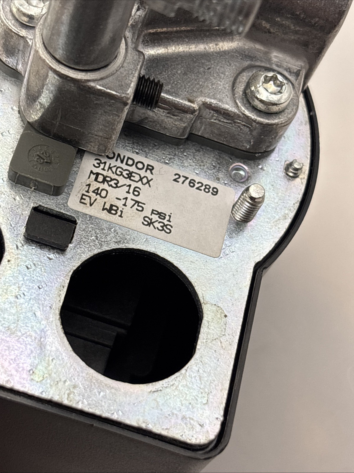 Condor MDR 3 Air Compressor Pressure Switch 3-Phase IP54 690V Auto/Off Control