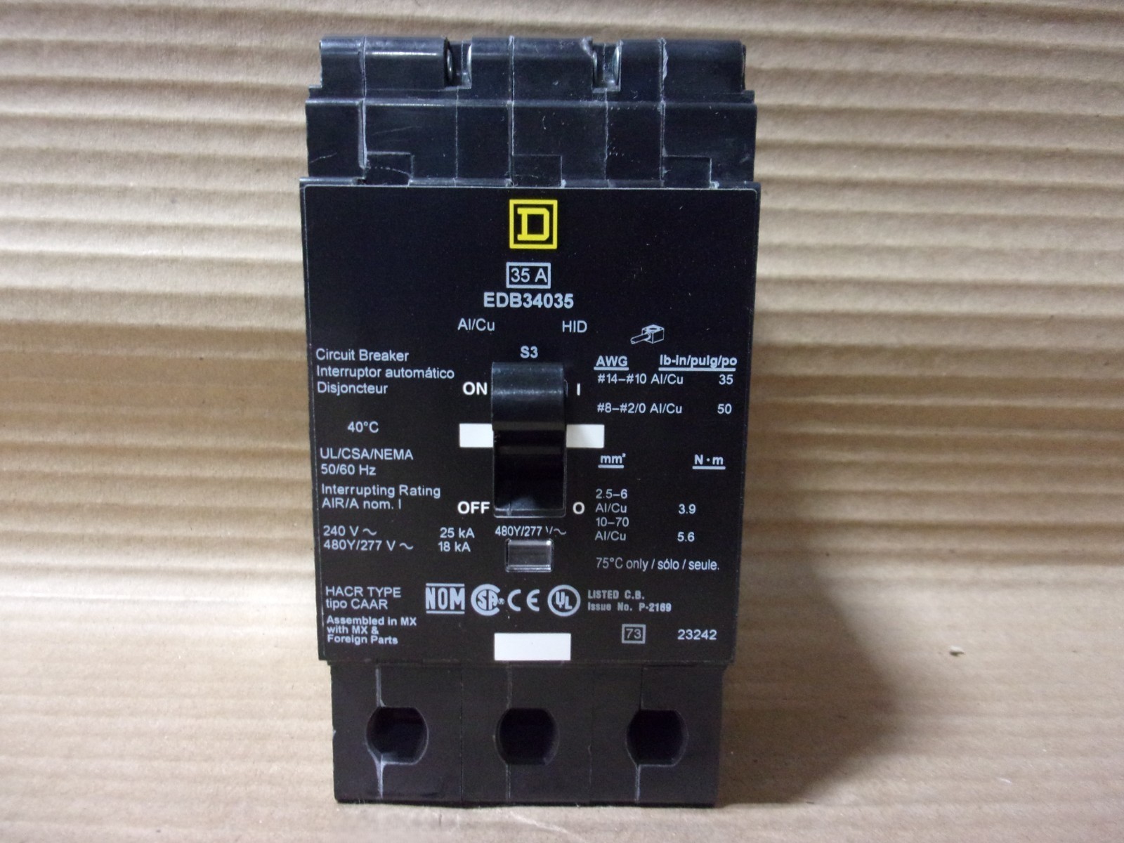 Square D EDB34035 3 Pole 35 Amp 480V Circuit Breaker FLAW #24