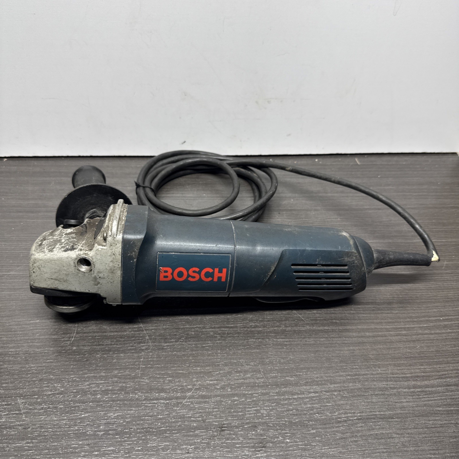 BOSCH 1710 Corded Angle Grinder4-1/2” 11,000 Rpm ( Needs Cord Replaced)