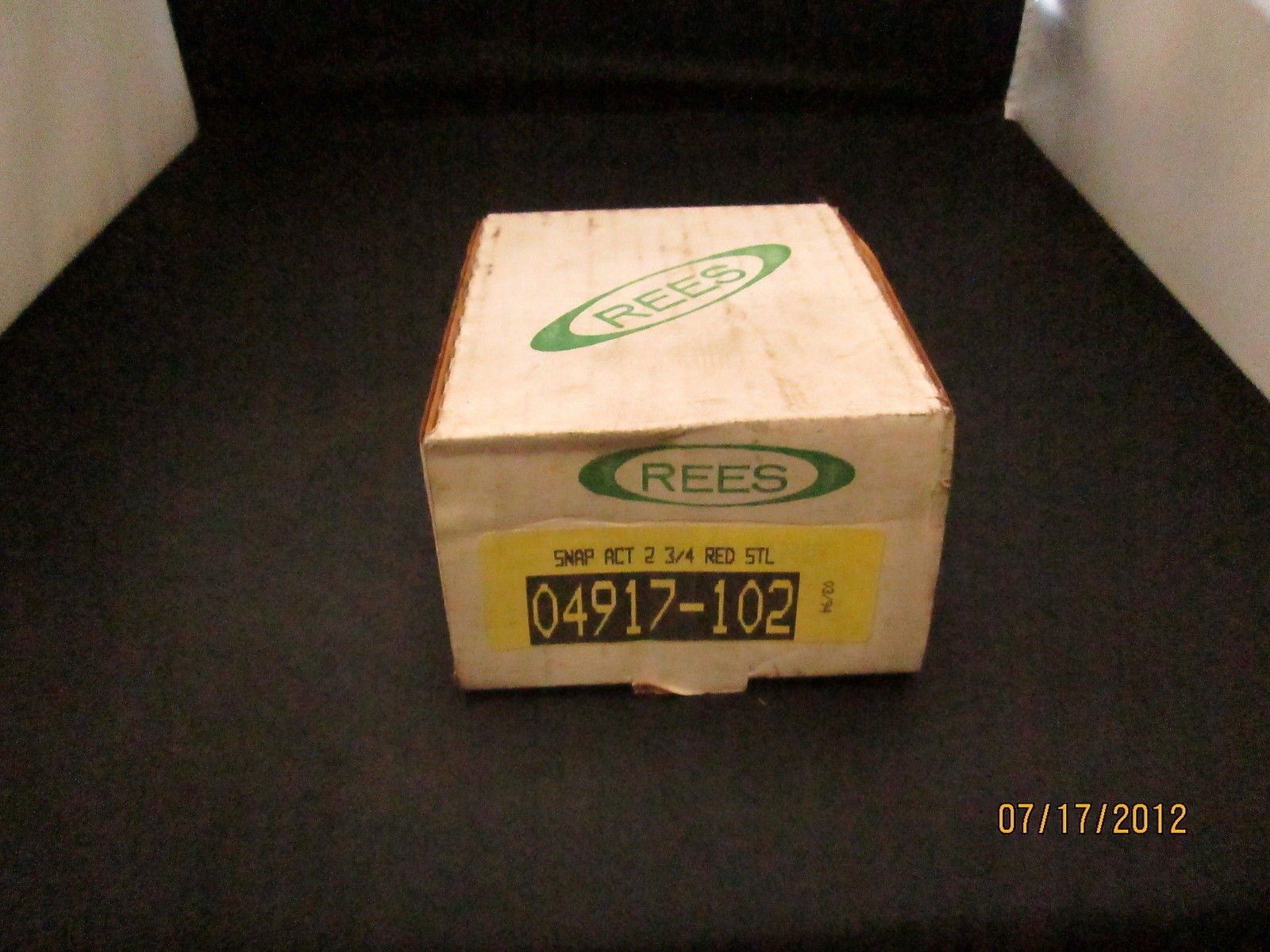 Rees Pushbutton 04917-102 *NIB*