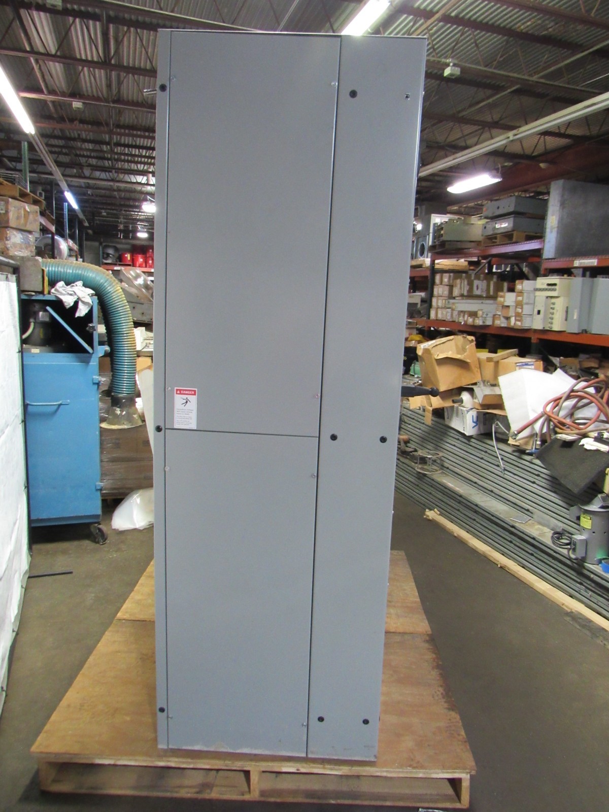 Eaton Pow-R-Line SCS0552159 Switch Gear Board 480/277V 3Ph W/ 2500 A Amp Main
