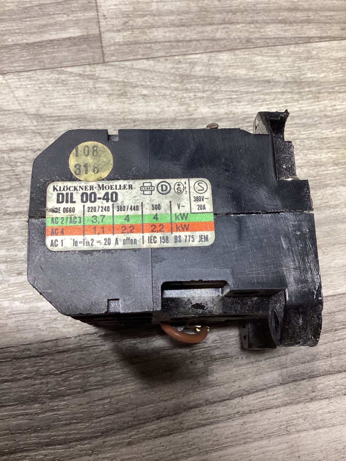 Klockner Moeller DIL 00-40-NA 277VAC 20A Max Contactor 110V 60Hz #110N84
