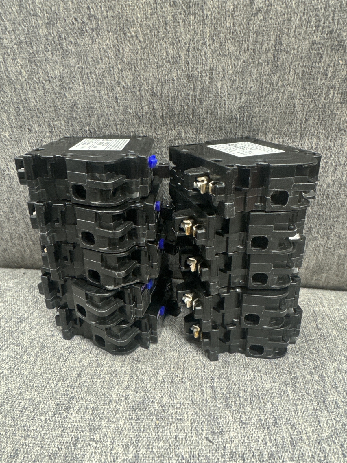 Lot of 10 – SIEMENS QA115AFCN 15A AFCI PLUG ON NEUTRAL (NO PIGTAIL WIRE)