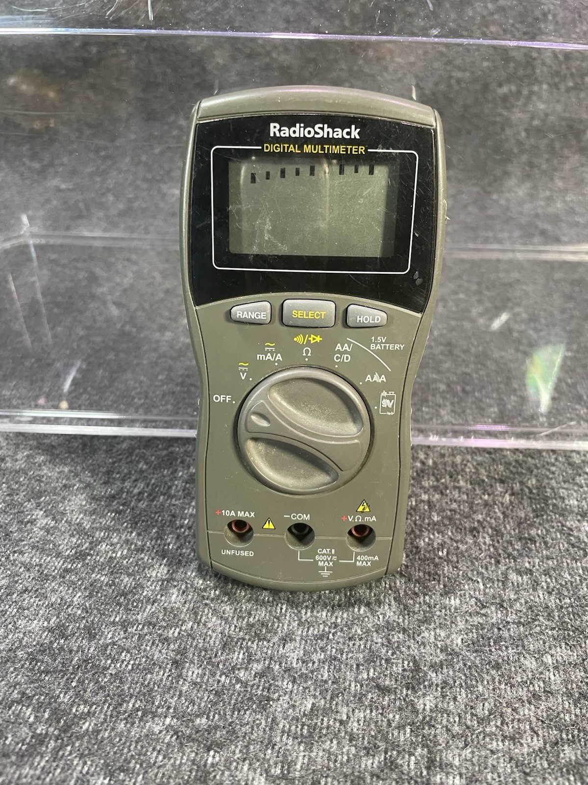 RadioShack 22-813 Digital Multimeter 29 Range Auto Ranging NO PROBES Work Great