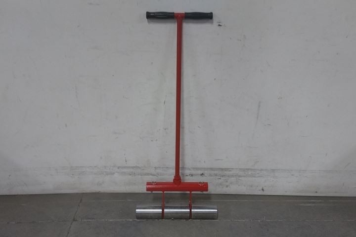 Roberts 10-935 39 In Overall Length 15-3/8 In Overall Width Floor & Wall Roller
