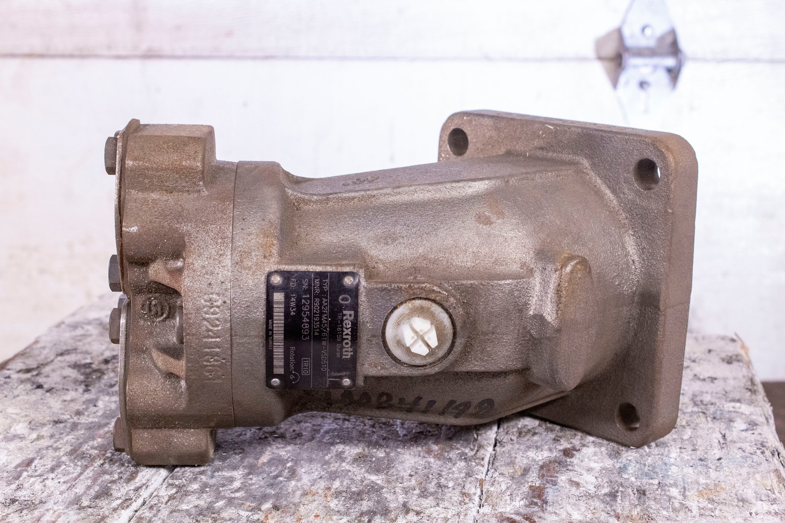 Rexroth R902193514 AA2FM45/61W-VSD510 Hydraulic Motor