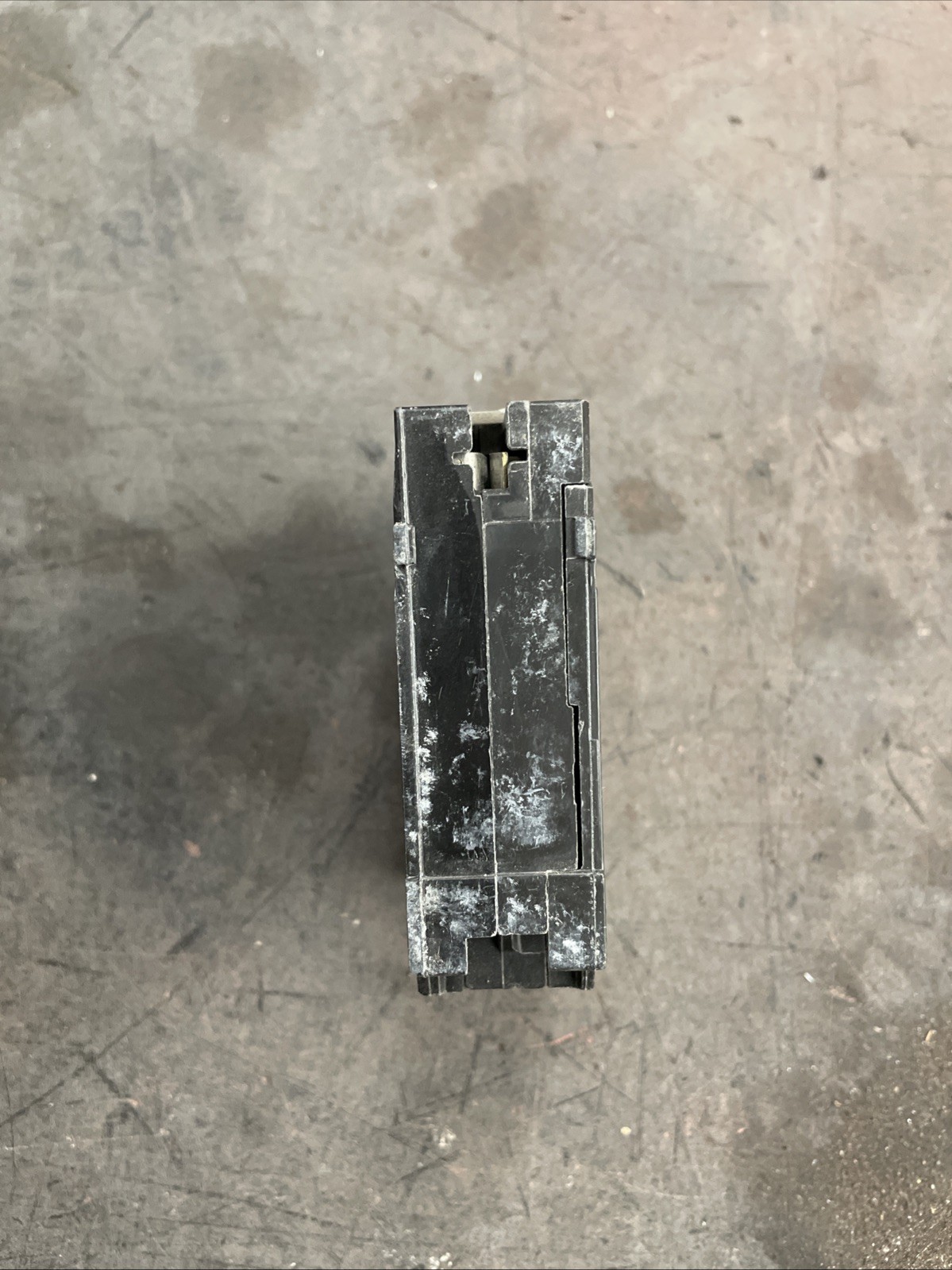 Eaton BR2020 20A 120V Tandem Breaker – Black