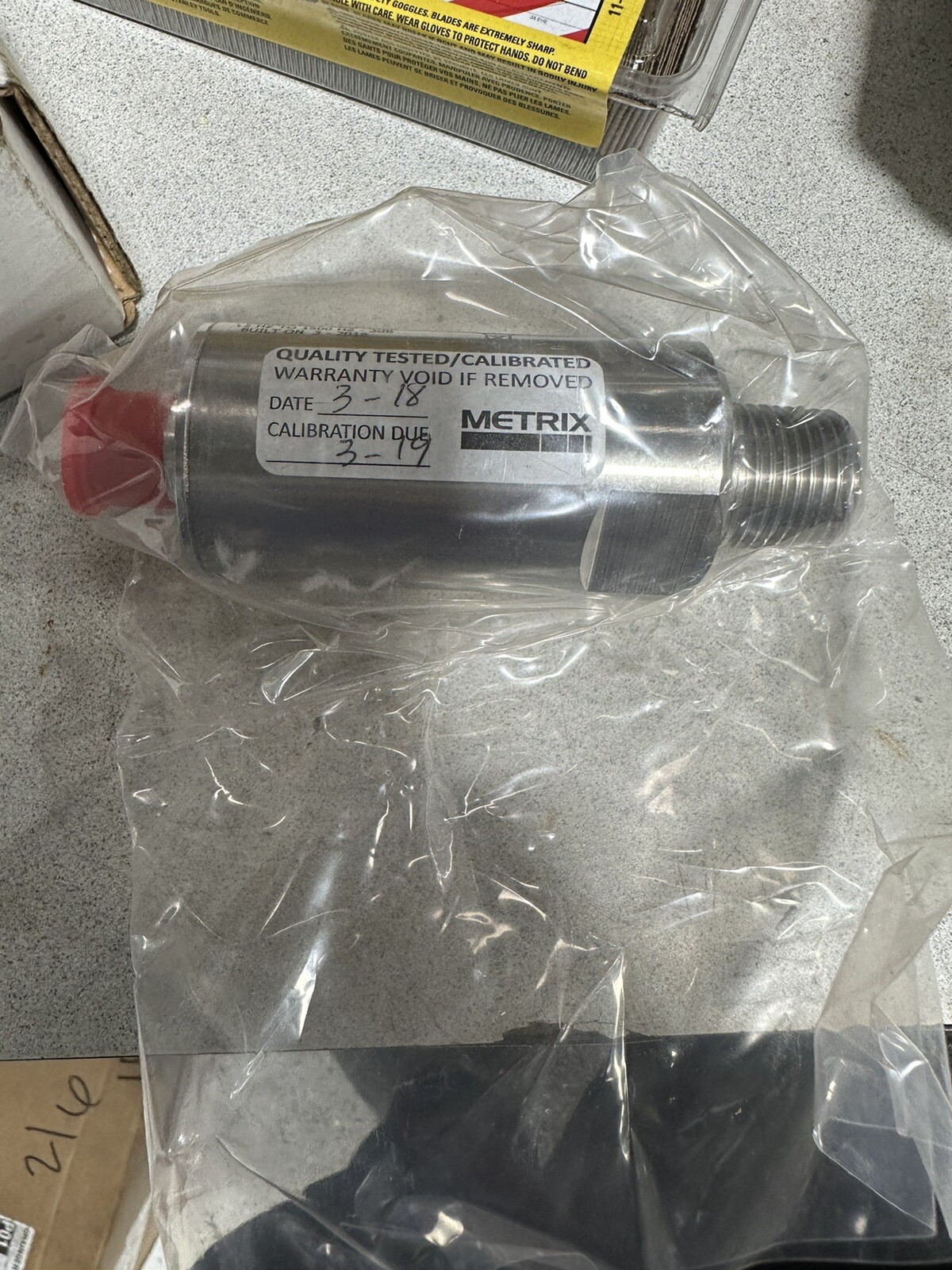Seismic vibration transmitterST5484E-123-0144-00