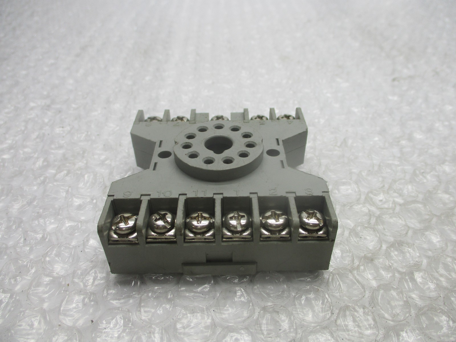 IDEC SR3P-05 RELAY BASE NSNP